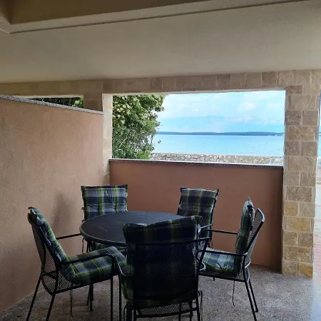 Sunrise アパート *